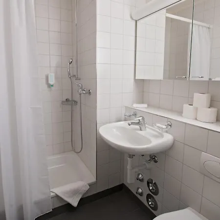 Apaliving - Budgethotel Отель Базель